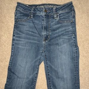 ⭐️AMERICAN EAGLE HIGH RISE JEANS